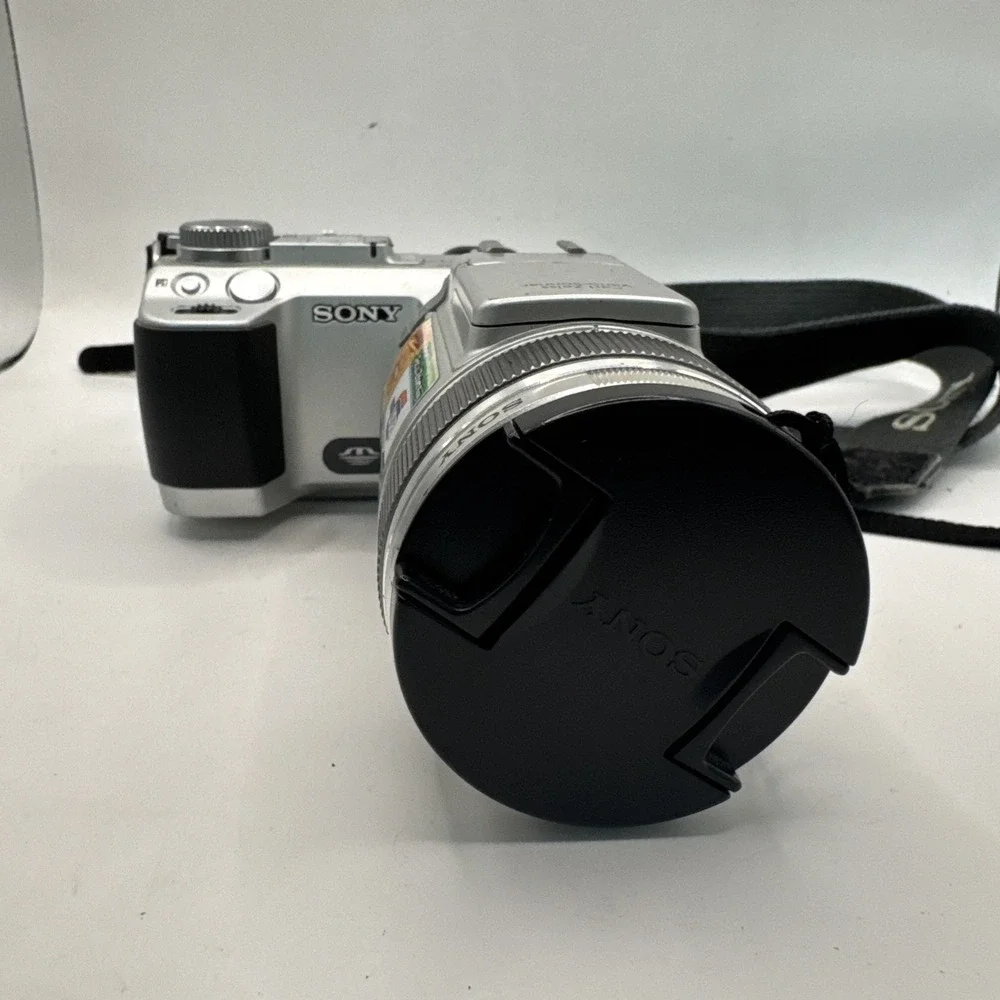 Sony Cyber-Shot DSC-F717 Compact Digital Still Camera